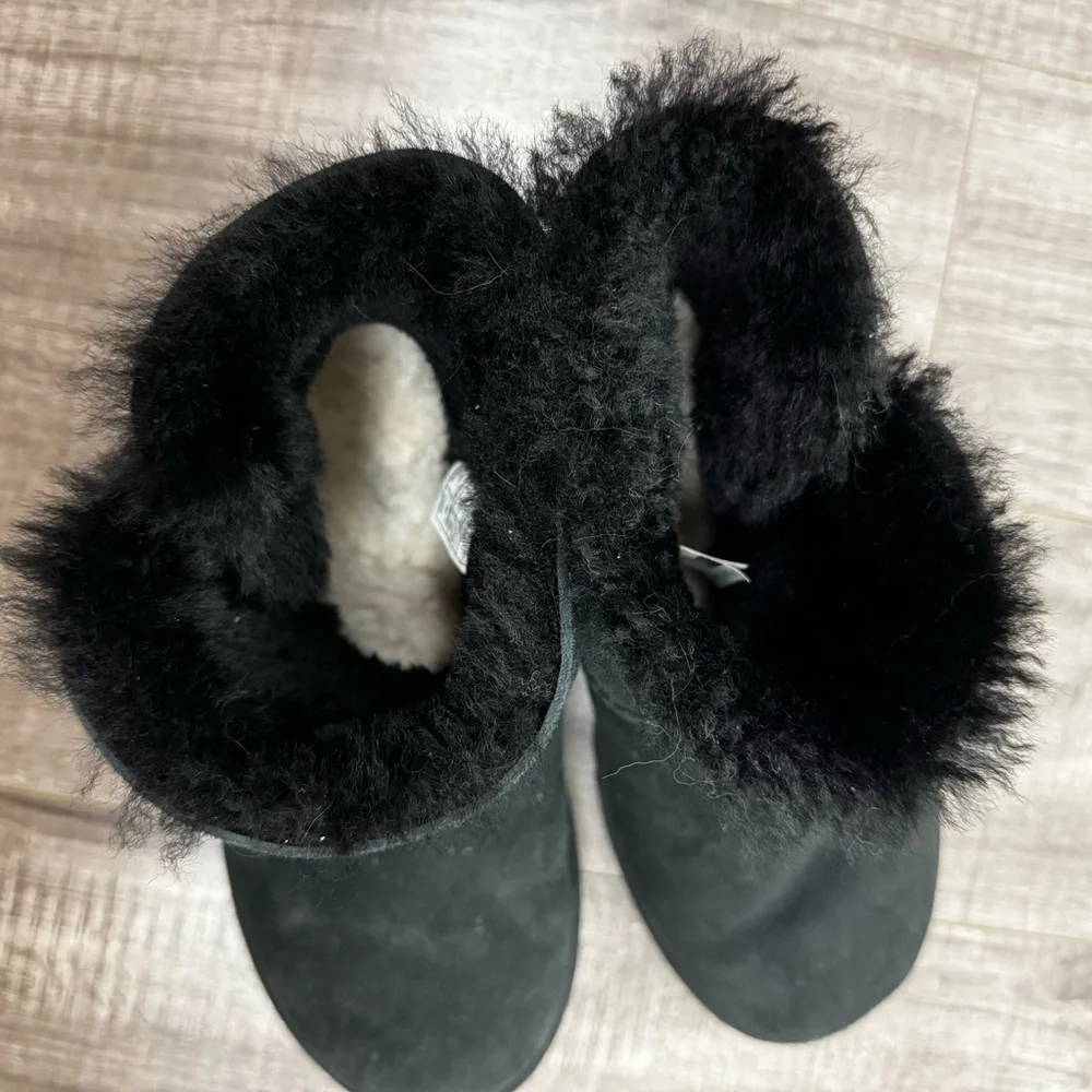 UGG Mini Bailey Button II Boots Black Size 6